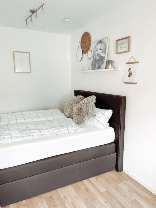 *Top*+Allgaeu*Familie*Netflix*Mit Garten & *Ps4* Kaufbeuren Luaran gambar